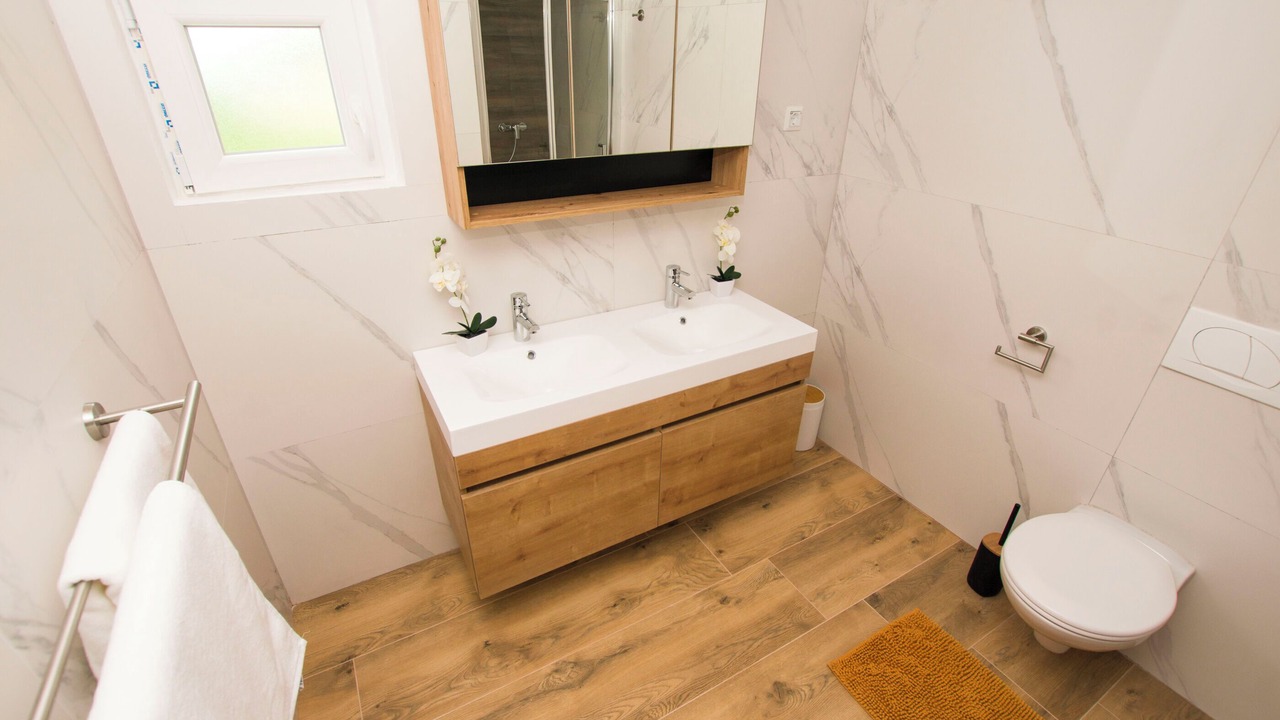 Photo of Bathroom in Tkon