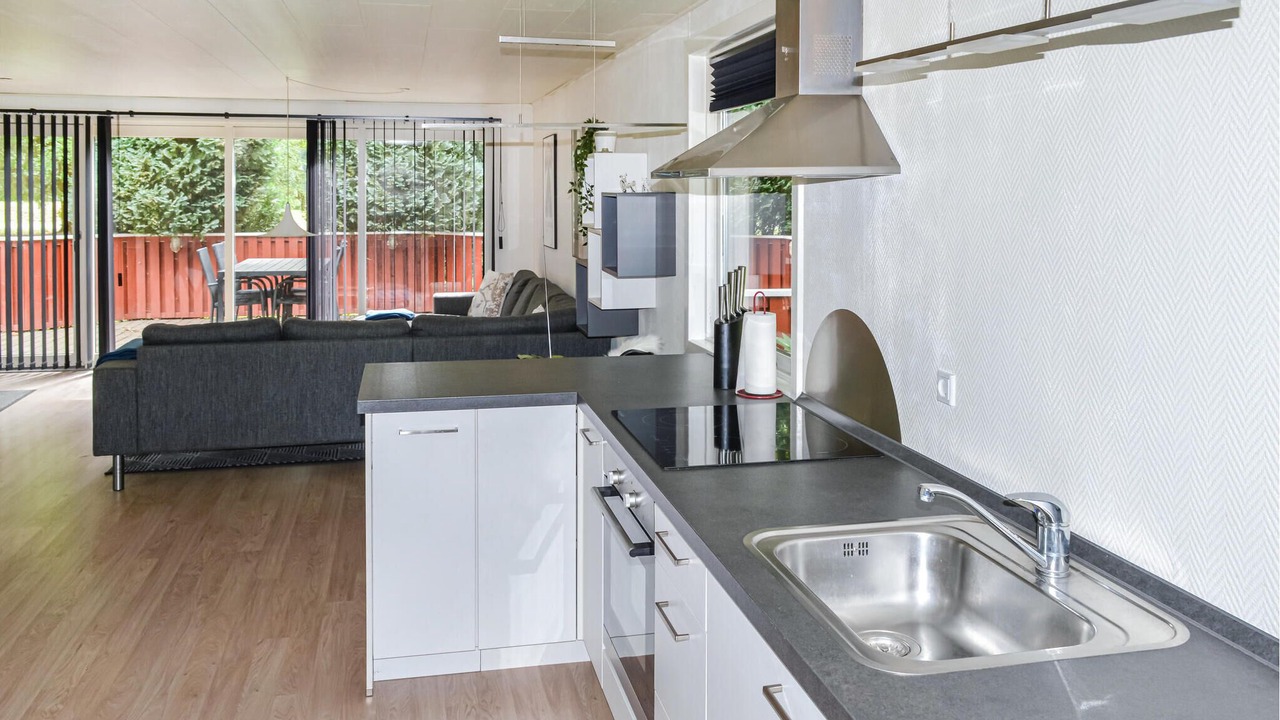 Photo of Others in Hou