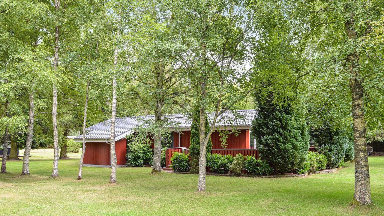 Photo of Others in Hou