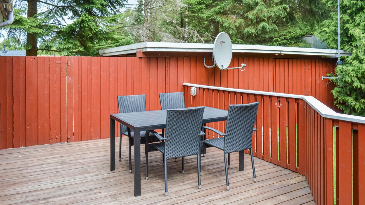 Photo of Others in Hou