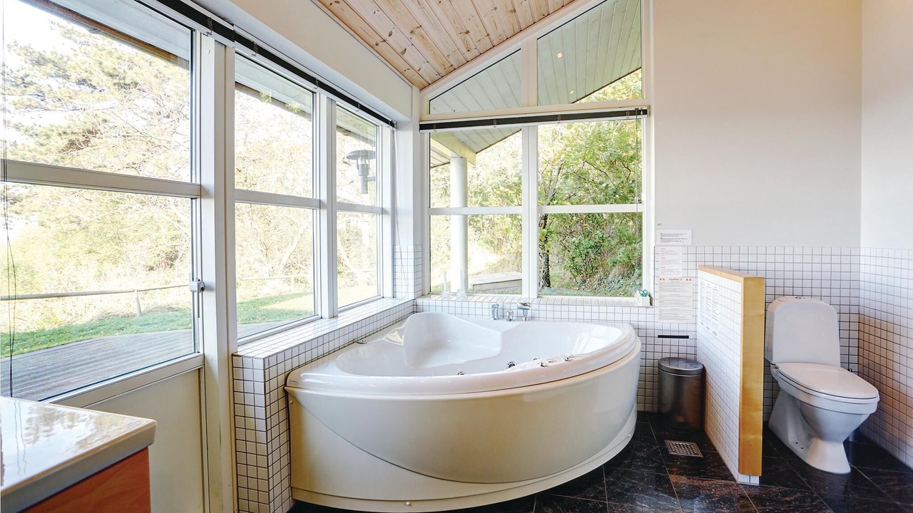 Photo of Bathroom in Ronne