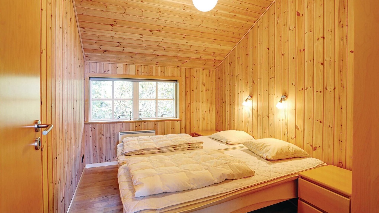 Photo of Others in Ronne