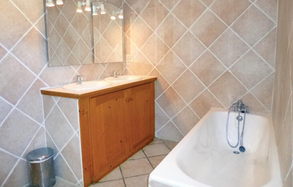 Photo of Bathroom in Vaudoy