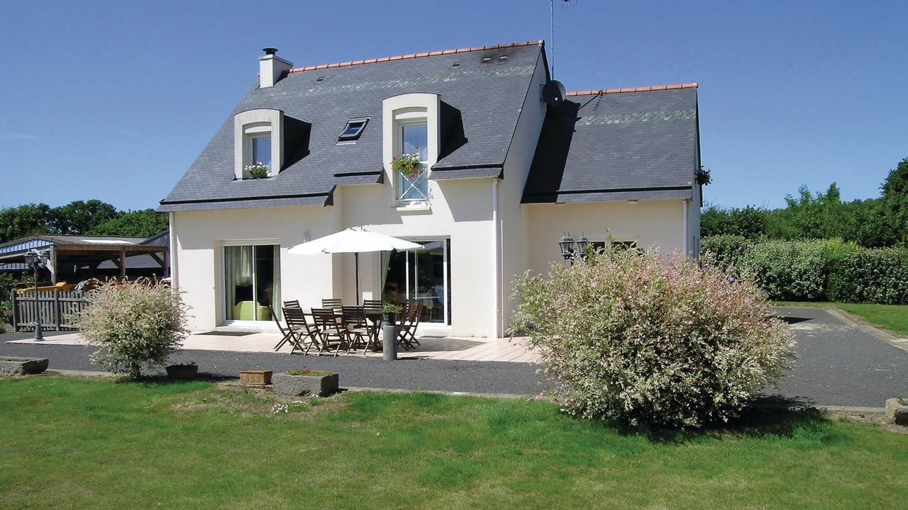 Photo of Outdoor in Roz-Landrieux