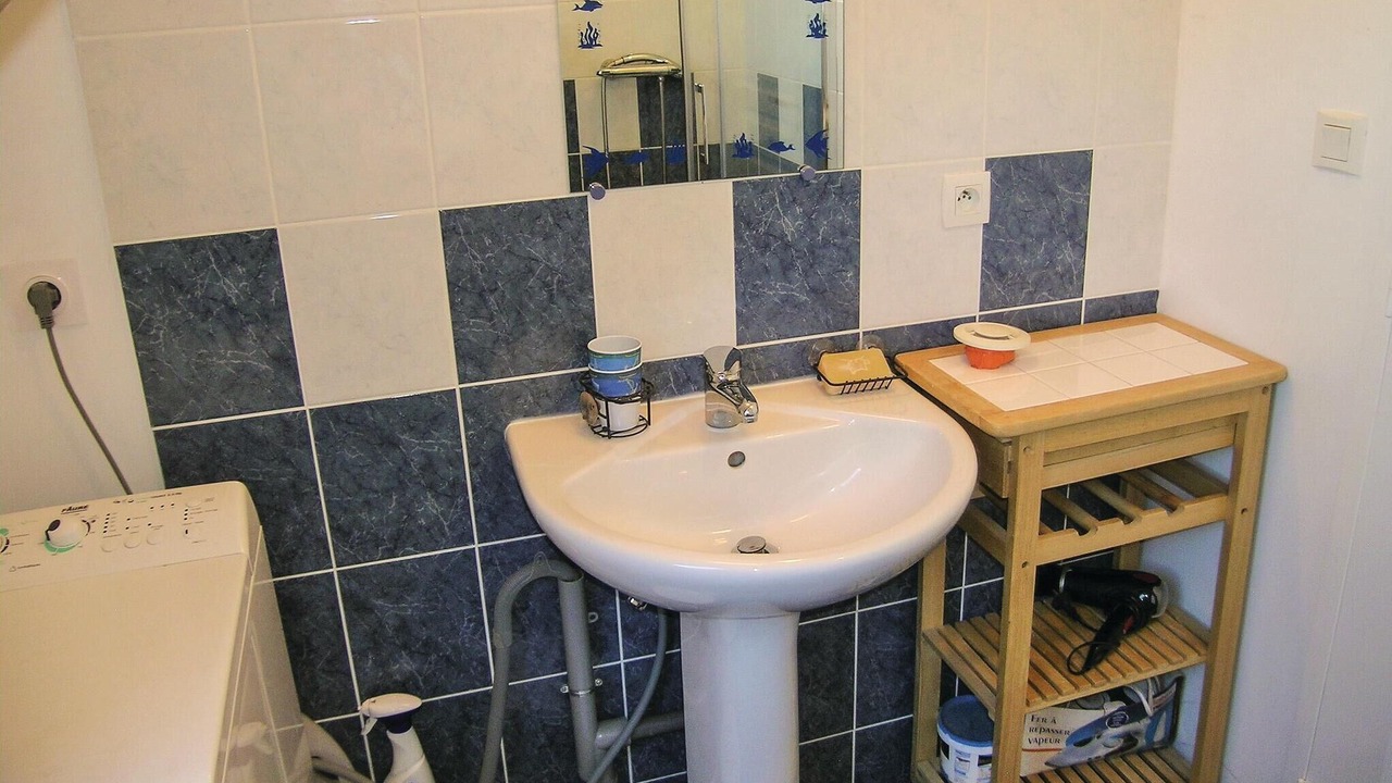 Photo of Bathroom in Roz-Landrieux