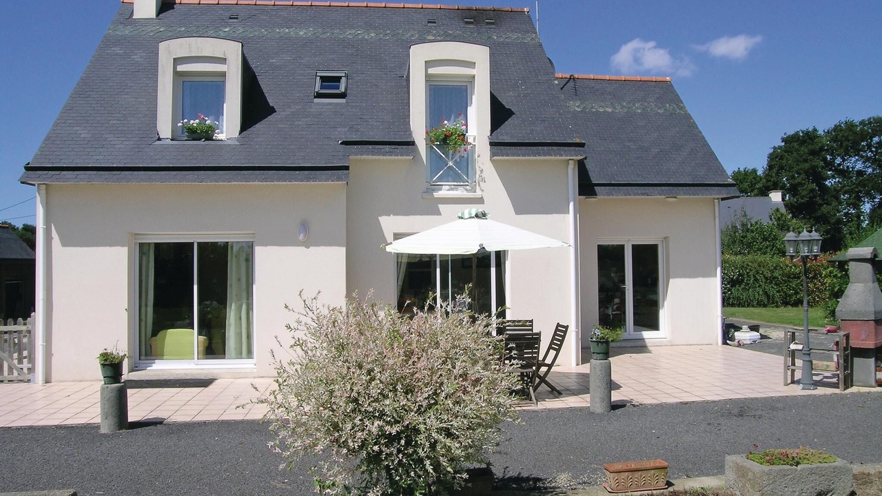 Photo of Outdoor in Roz-Landrieux