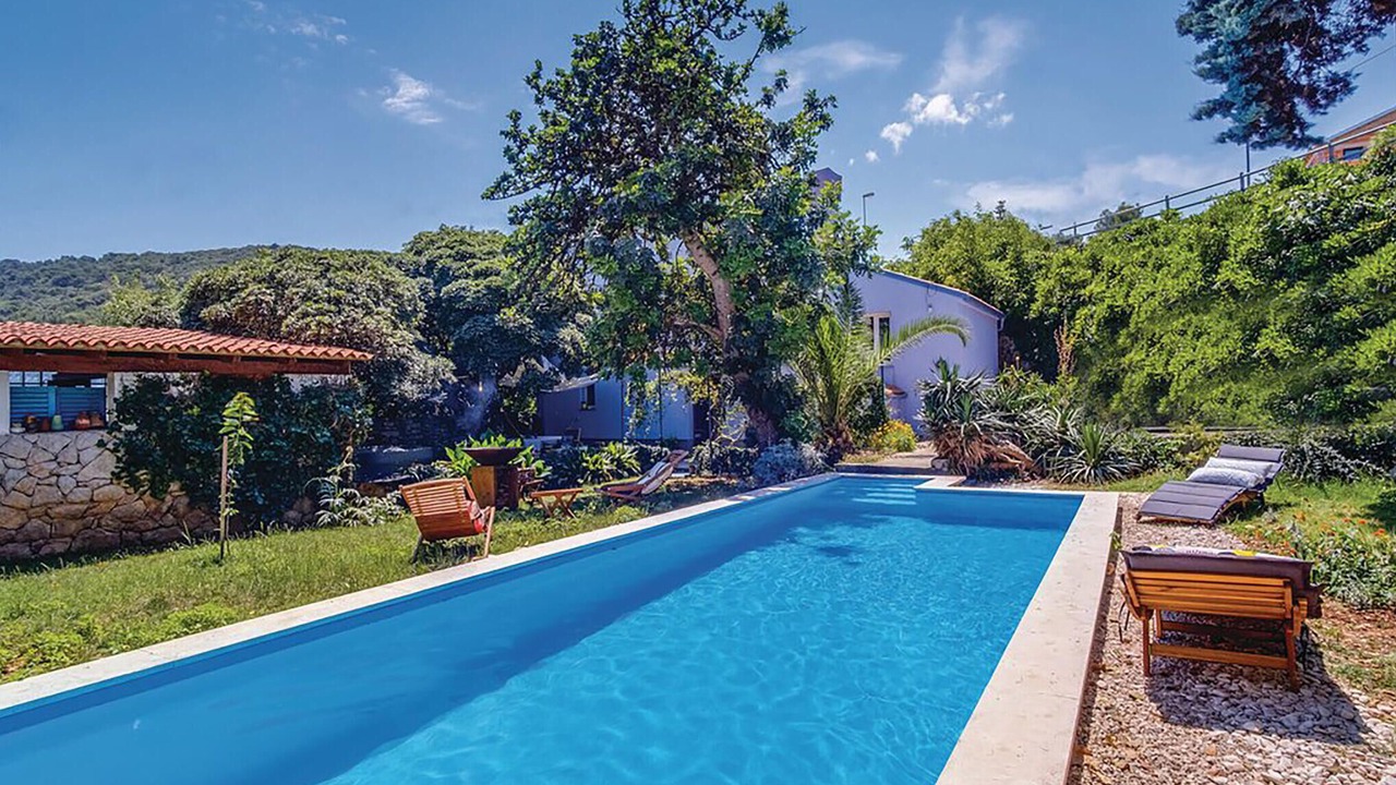 Photo of Outdoor in Cove Murtar