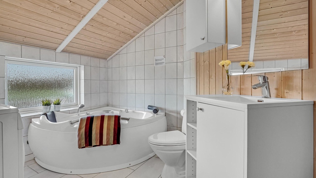 Photo of Bathroom in Pøt Strandby
