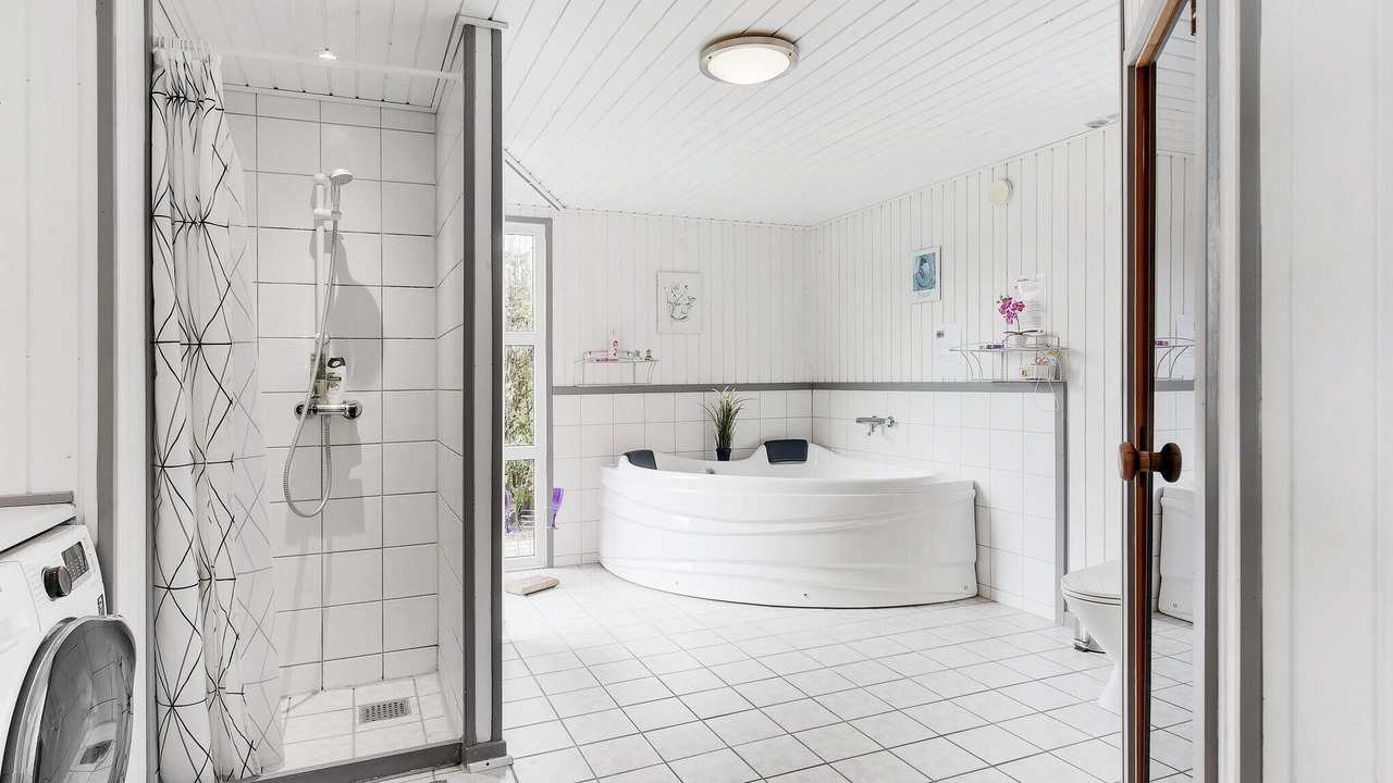 Photo of Bathroom in Mommark Strand