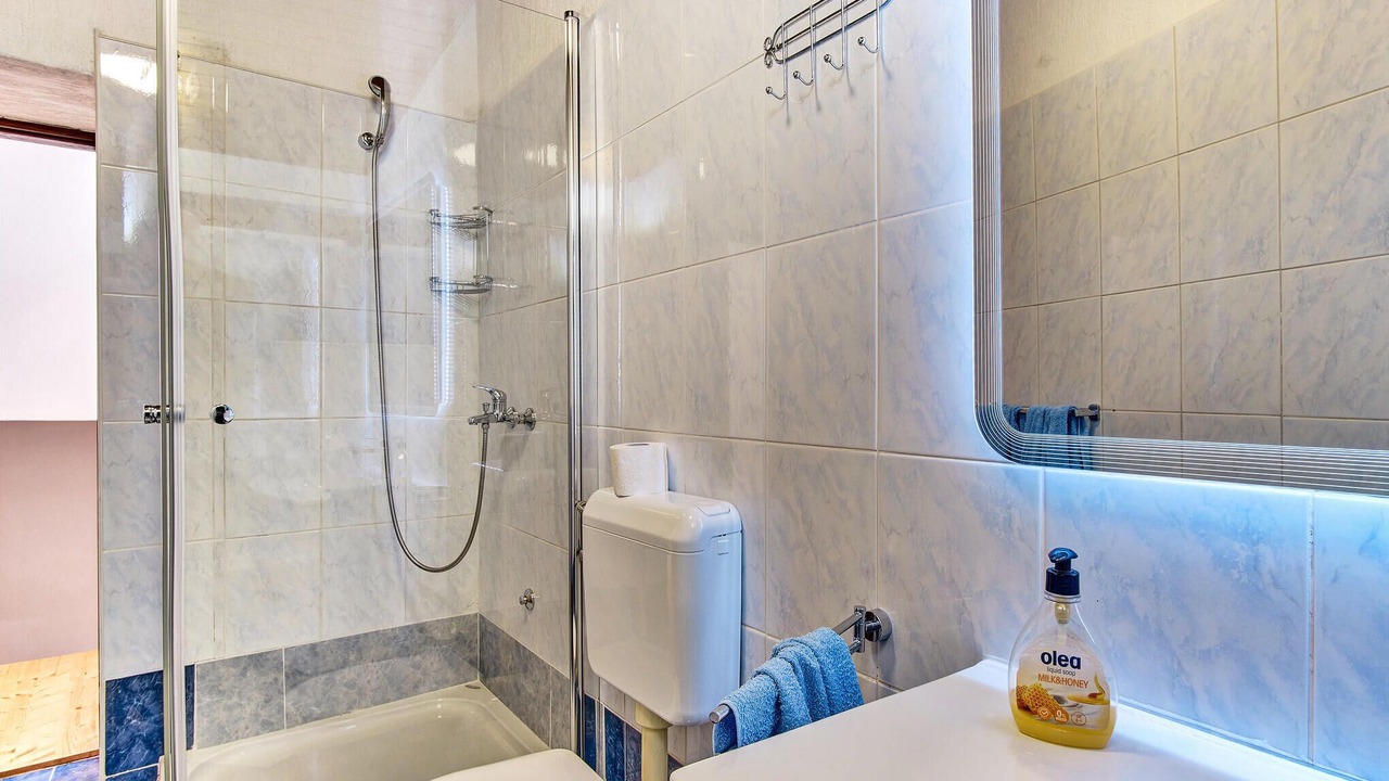 Photo of Bathroom in Cove Murtar