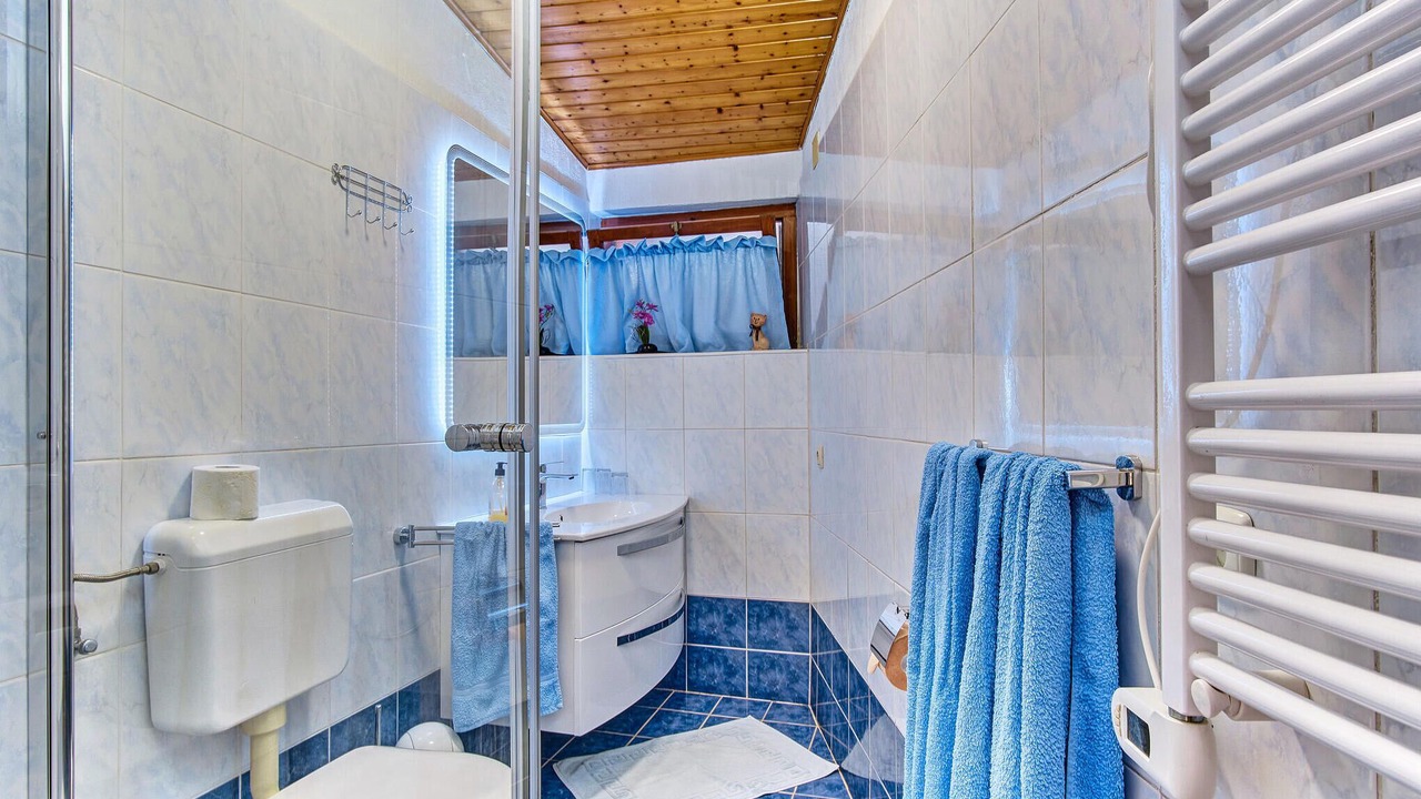 Photo of Bathroom in Cove Murtar