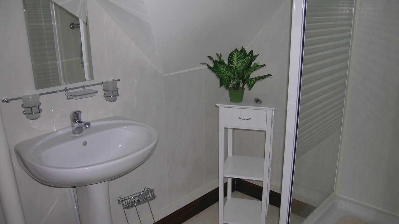 Photo of Bathroom in Chateauneuf-du-Faou