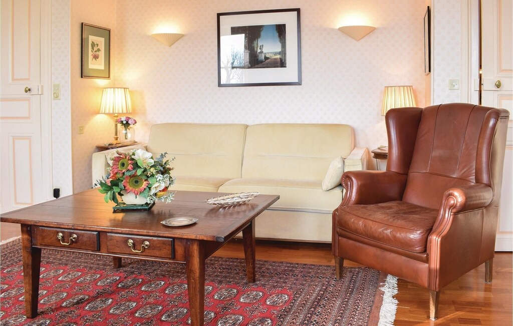 Photo of Others in Ocquerre