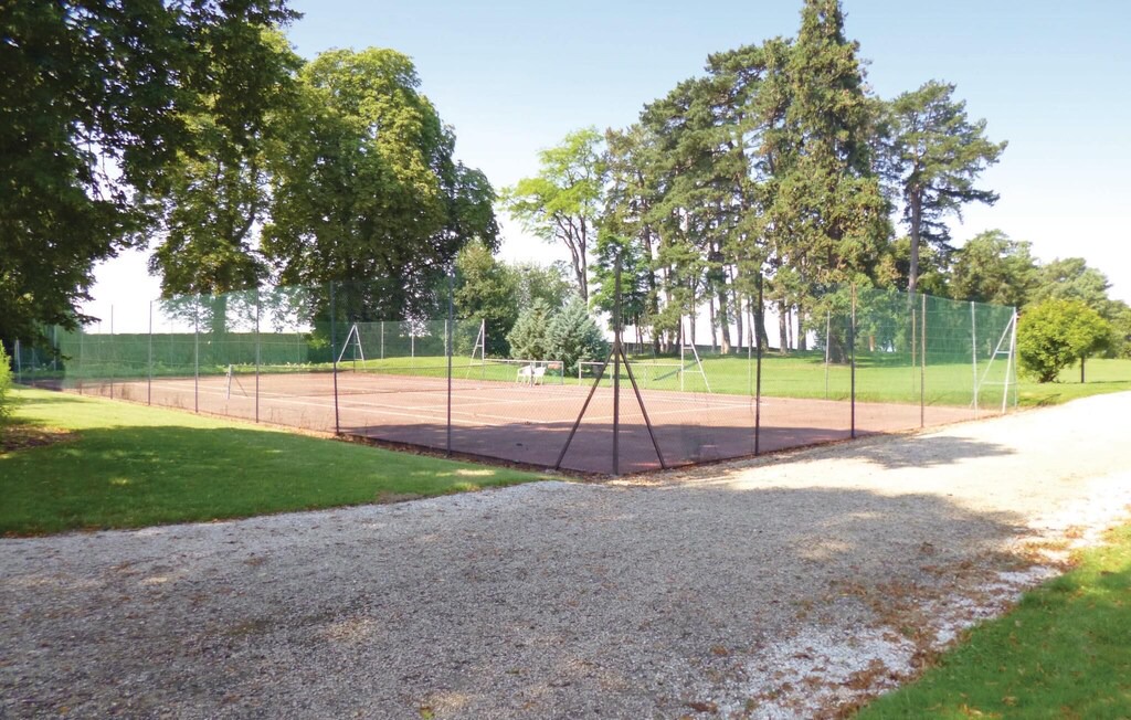 Photo of Others in Ocquerre