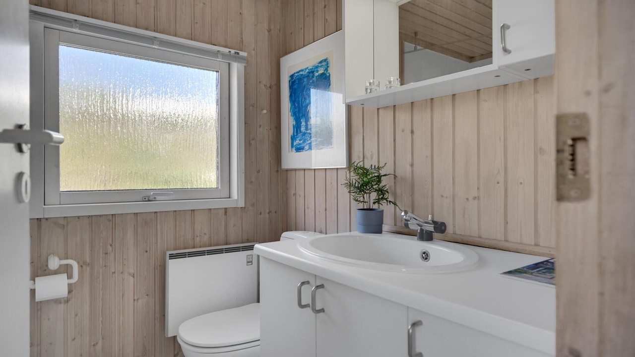 Photo of Bathroom in Beder Malling