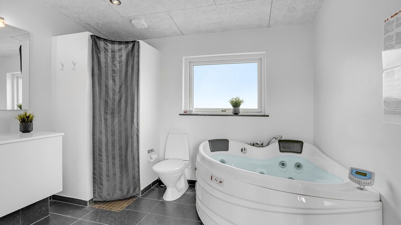 Photo of Bathroom in Fynshav