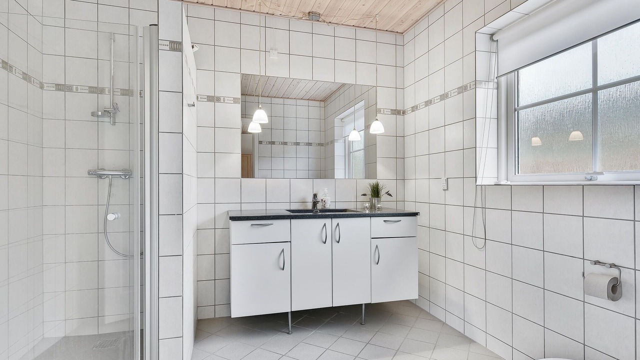 Photo of Bathroom in Lohals
