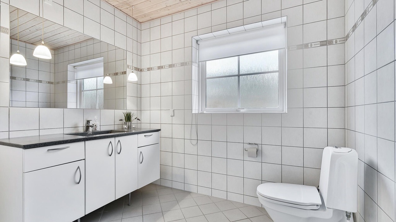 Photo of Bathroom in Lohals