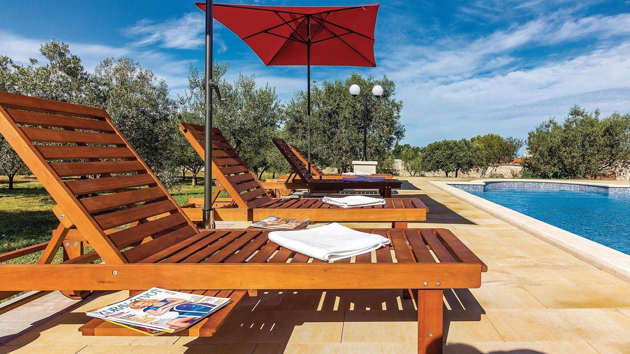 Photo of Outdoor in Peroj