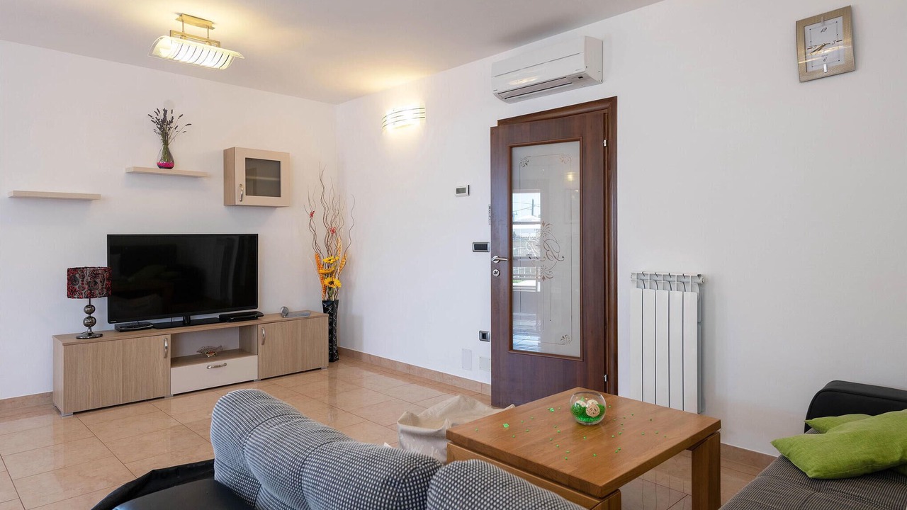 Photo of Bedroom in Gajana