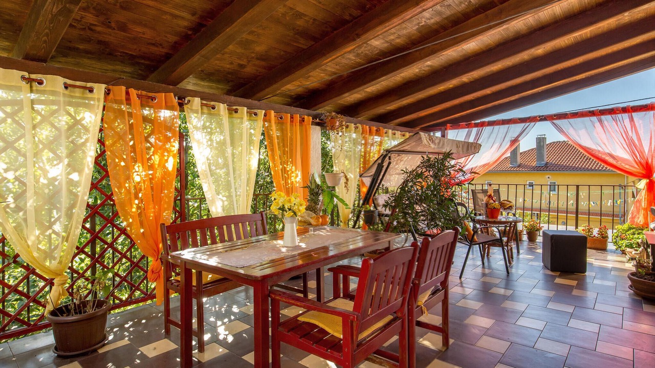 Photo of Patio Balcony in Sarsoni