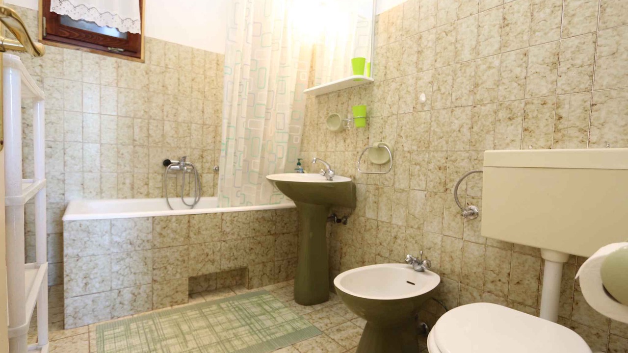 Photo of Bathroom in Silo
