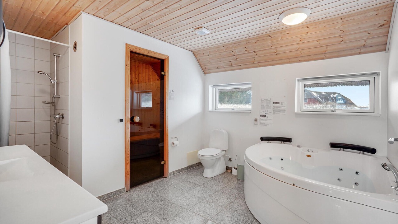 Photo of Bathroom in Toftum