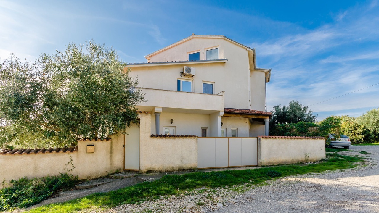 Photo of Outdoor in Liznjan