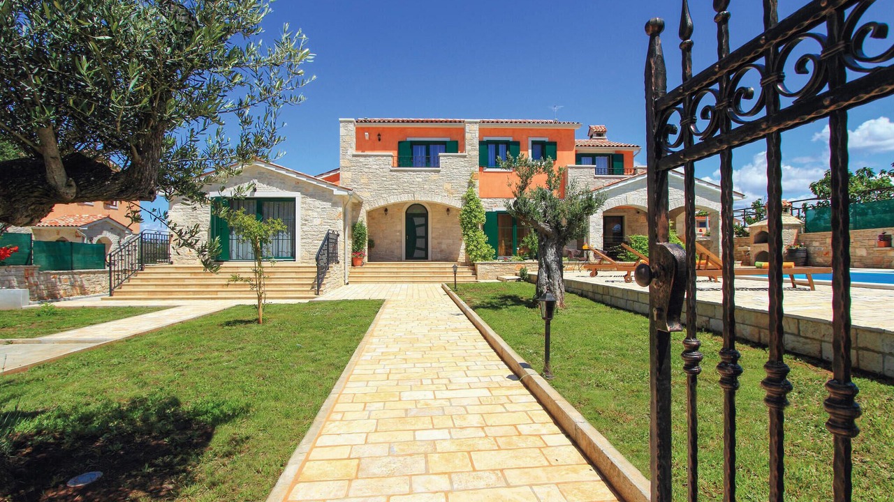 Photo of Outdoor in Gajana