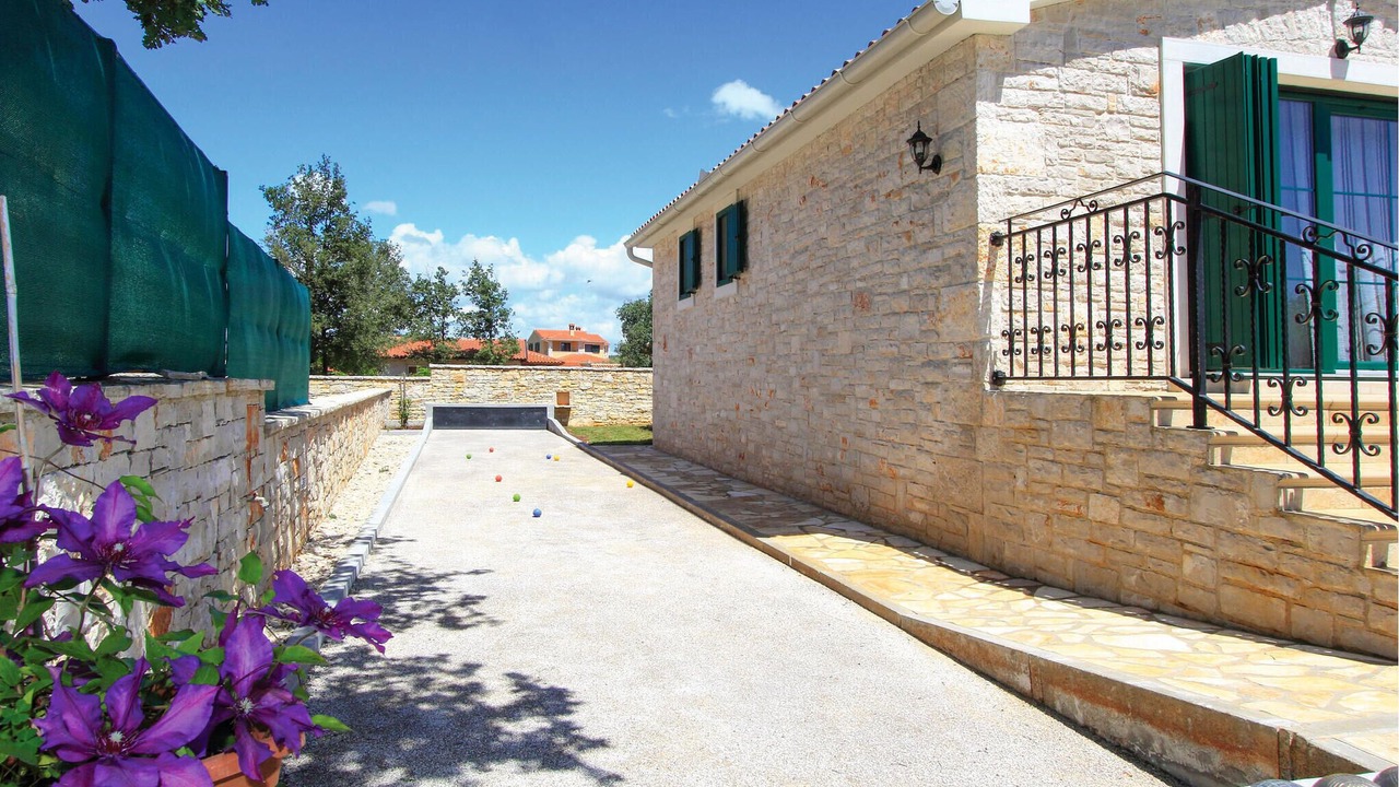 Photo of Outdoor in Gajana