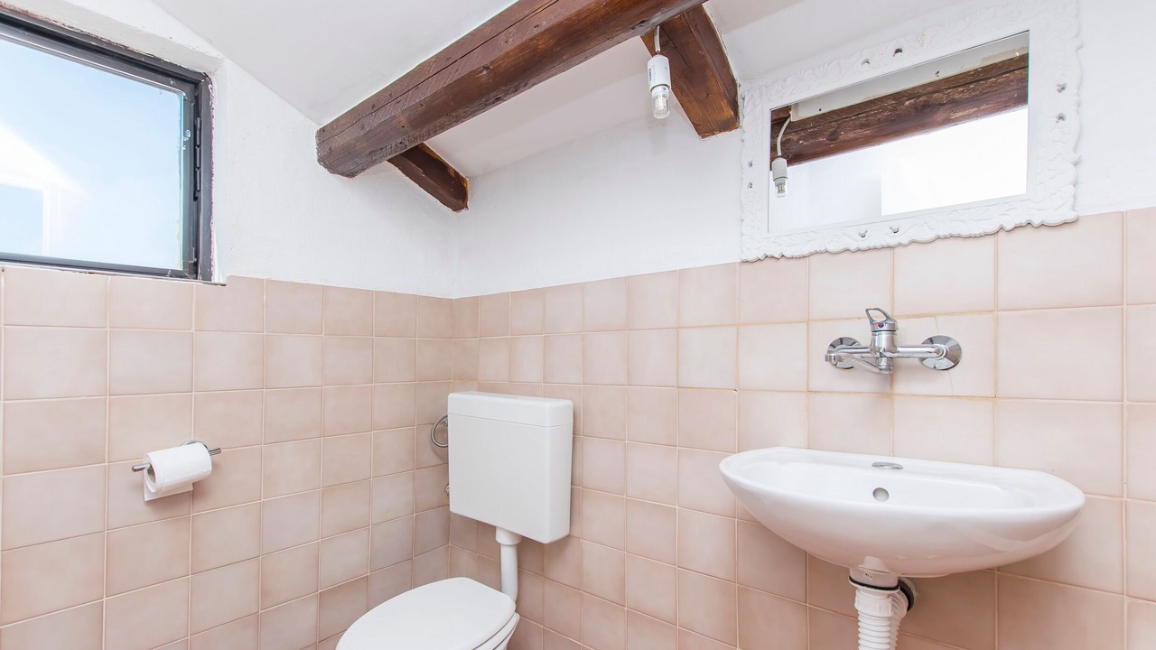 Photo of Bathroom in Tkon