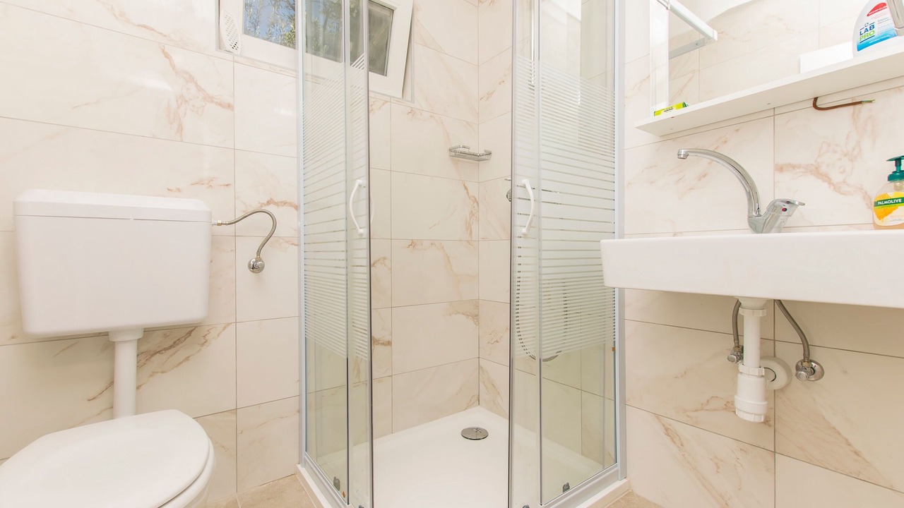 Photo of Bathroom in Tkon