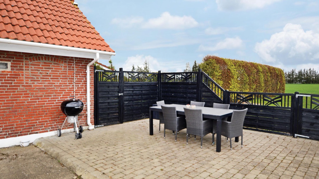 Photo of Outdoor in Mandoe