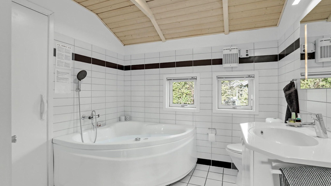 Photo of Bathroom in Hejlsminde Strand