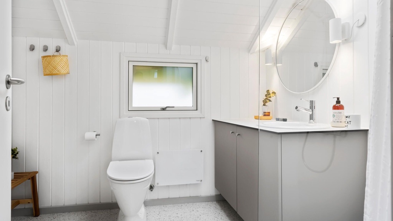 Photo of Bathroom in Mommark Strand