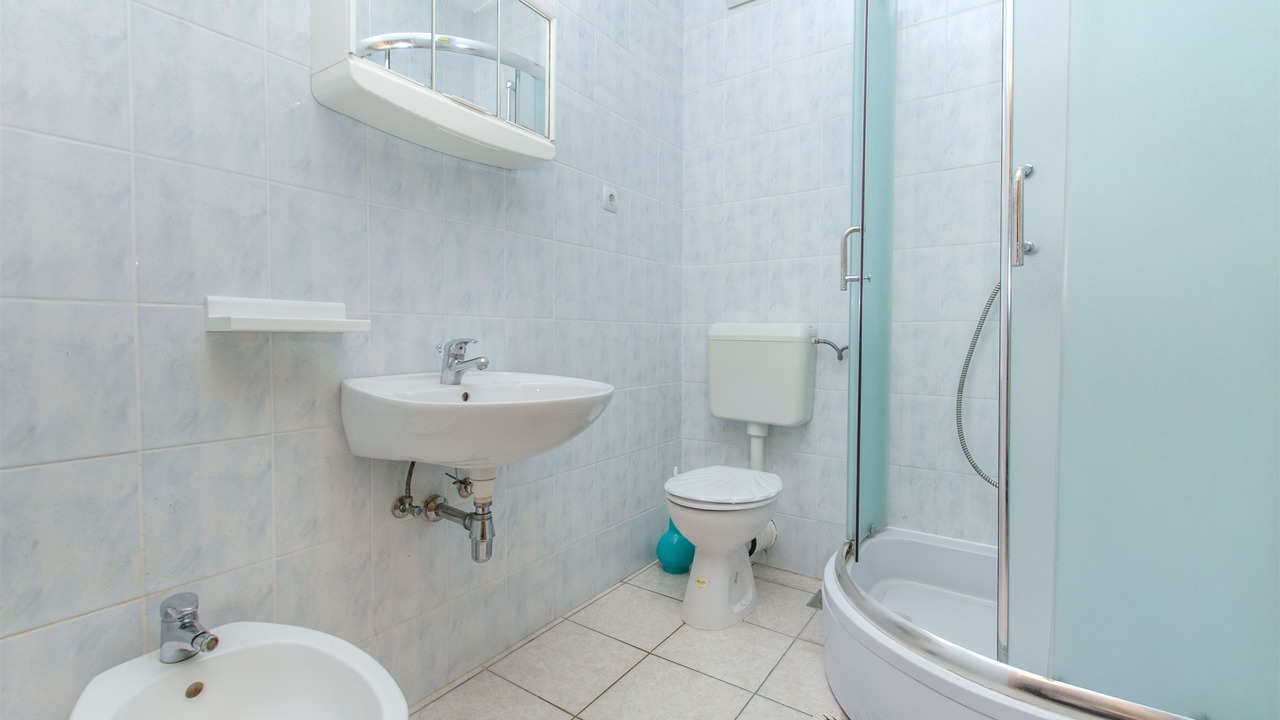 Photo of Bathroom in Duce