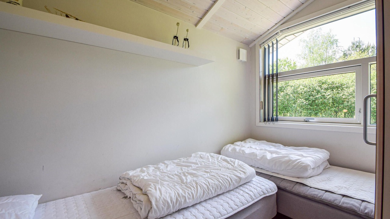 Photo of Others in Skygge