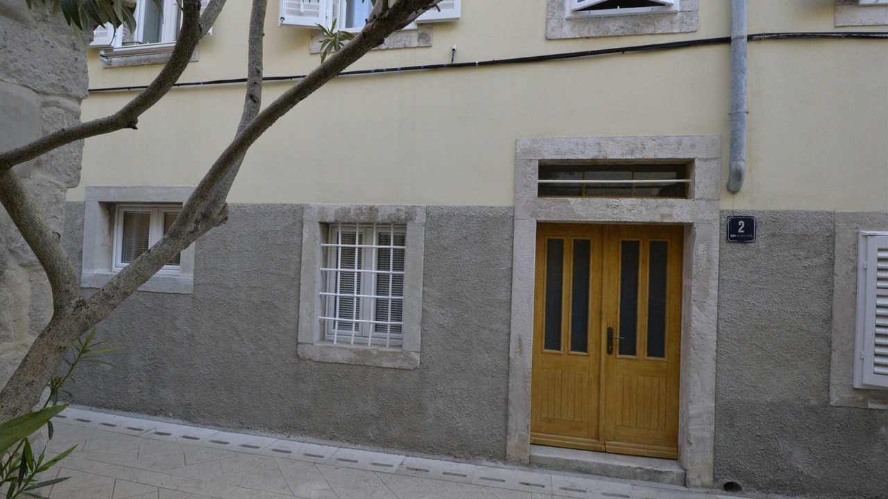Photo of Outdoor in Cres