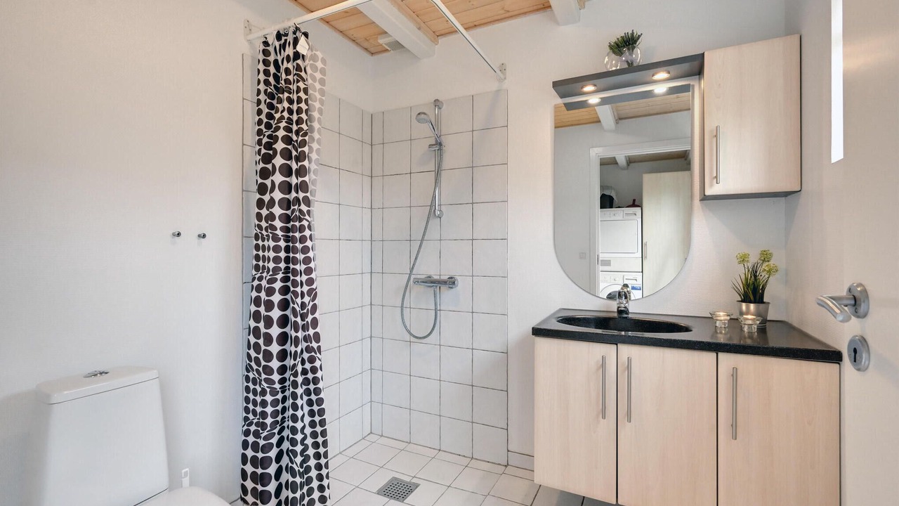 Photo of Bathroom in Henne