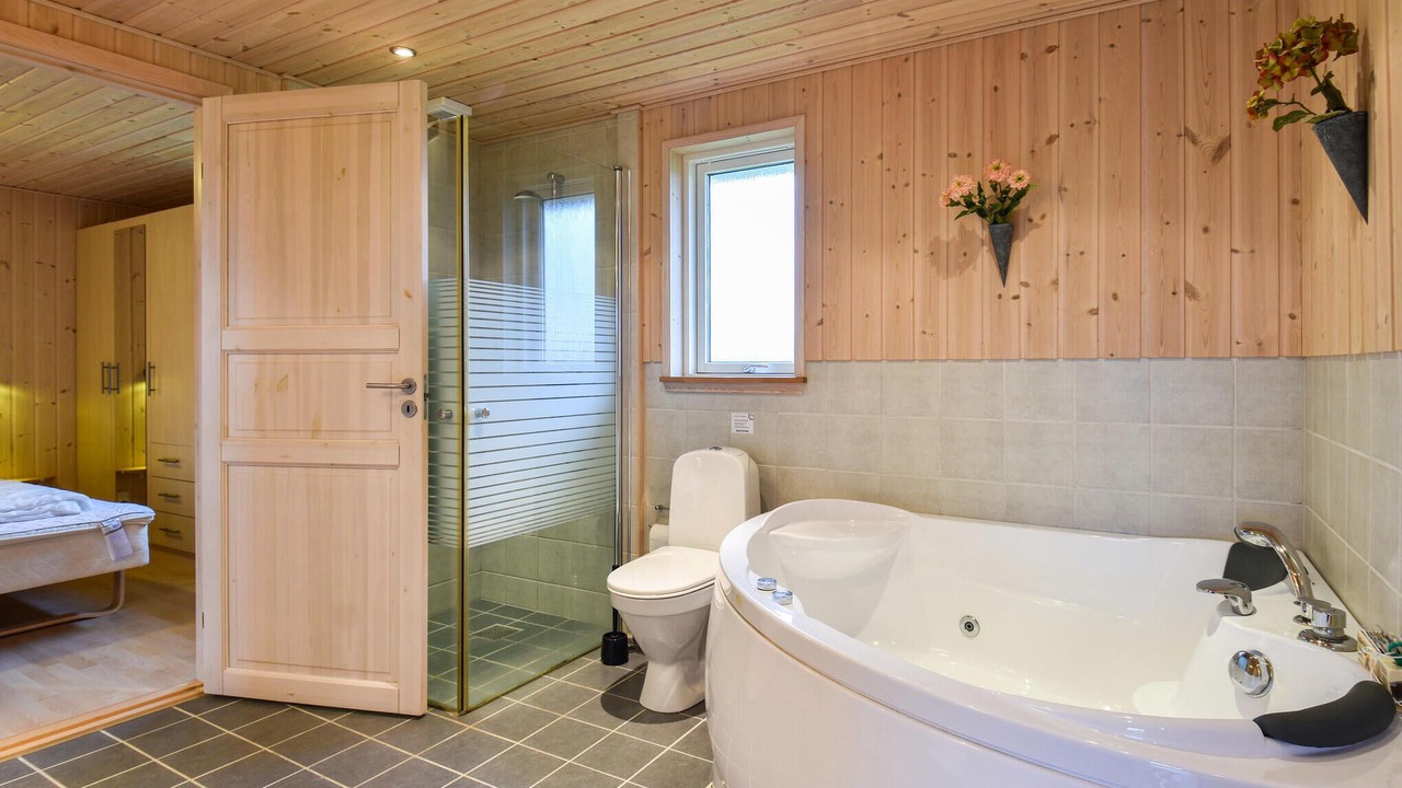 Photo of Bathroom in Harboore