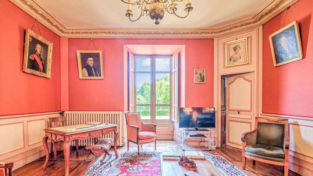 Photo of Bedroom in Saint-Martin-des-Combes