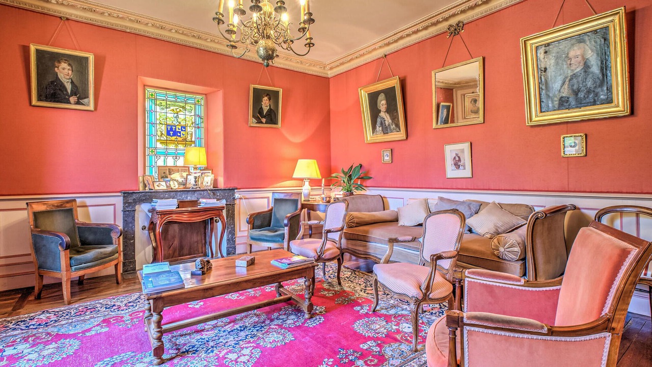 Photo of Bedroom in Saint-Martin-des-Combes