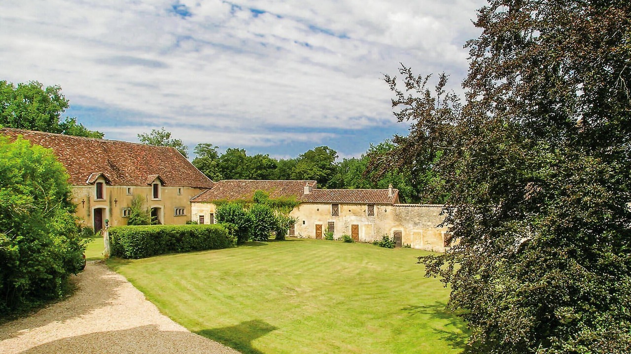 Photo of Bedroom in Saint-Martin-des-Combes