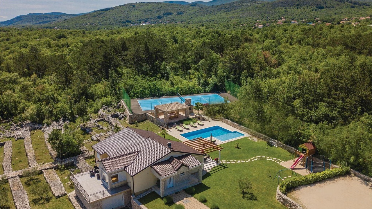Photo of Outdoor in Grubine