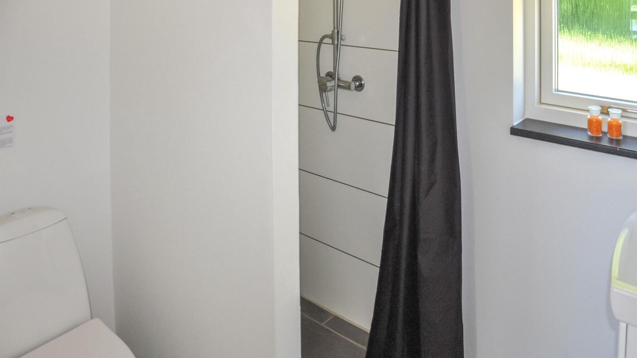 Photo of Bathroom in Mommark Strand