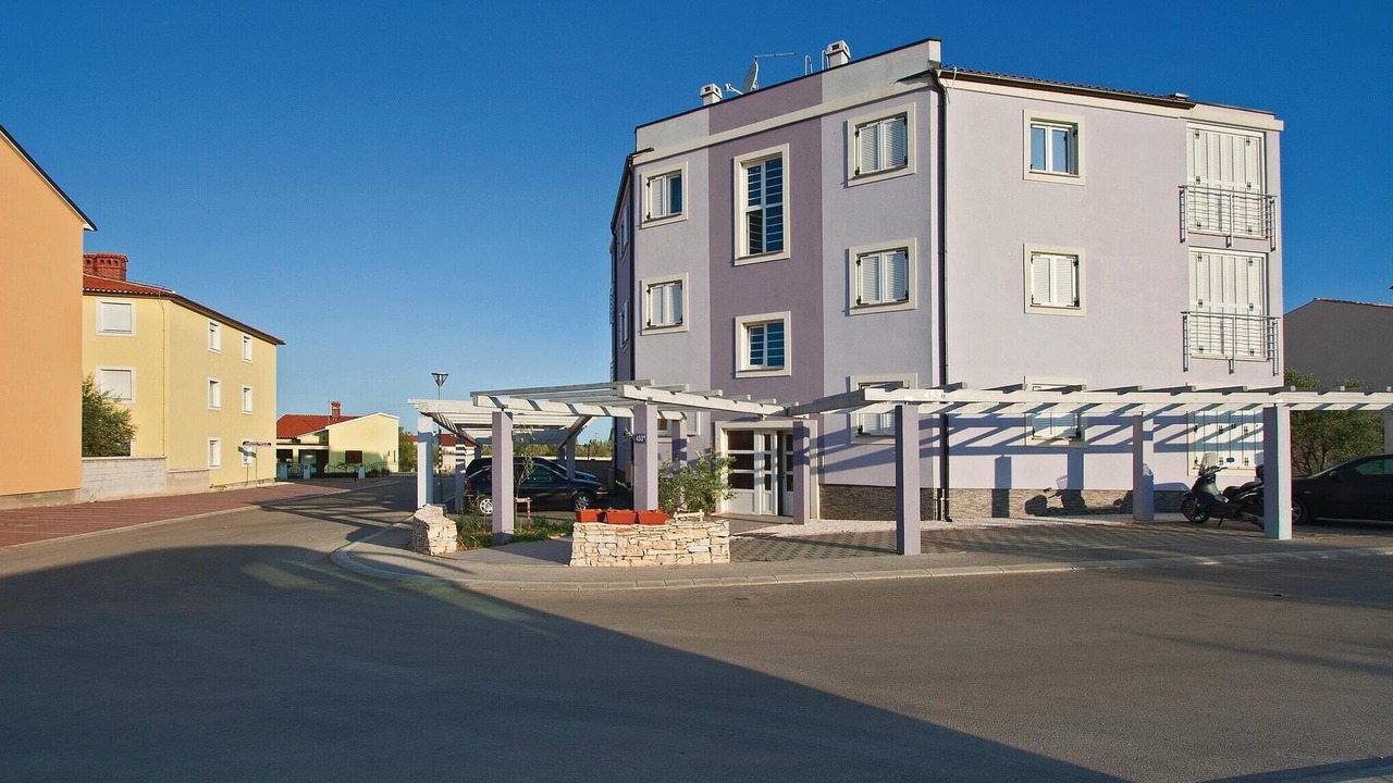 Photo of Outdoor in Peroj