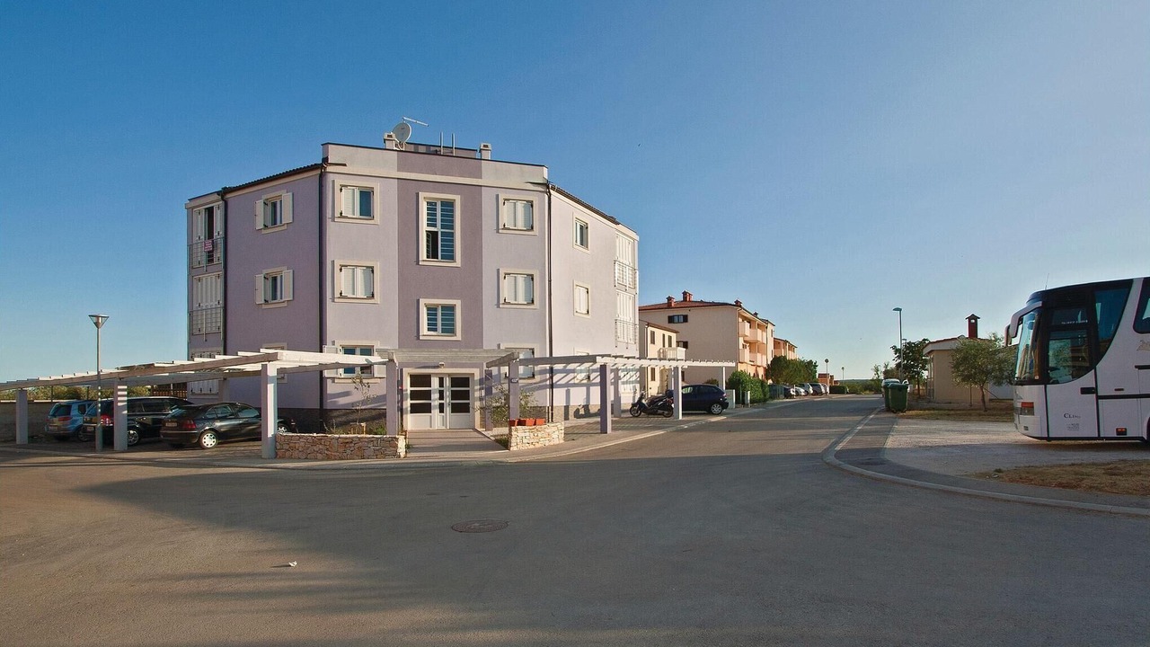 Photo of Outdoor in Peroj