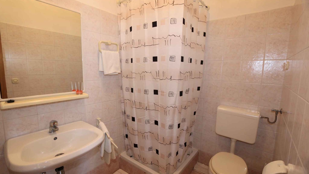 Photo of Bathroom in Silo