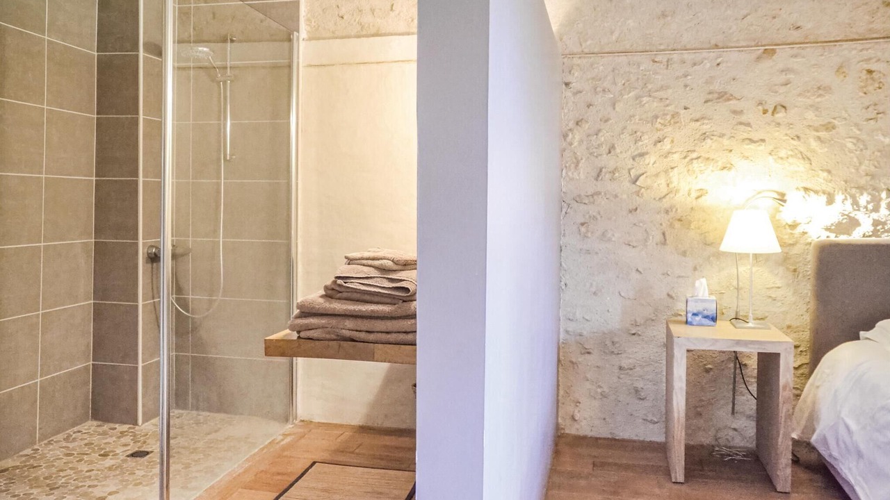 Photo of Bathroom in Cheille