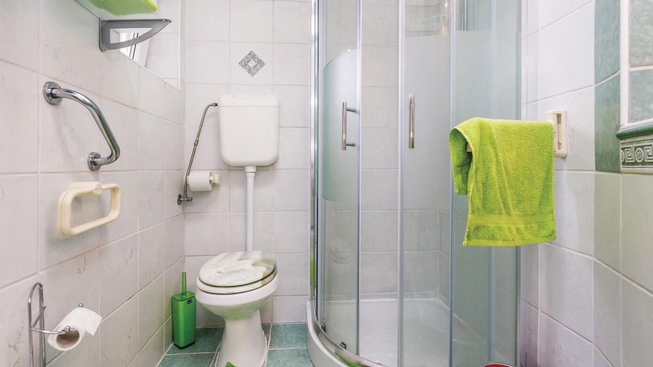 Photo of Bathroom in Sarsoni